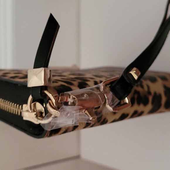 Stella & Dot Chelsea Tech Wallet - Picture 9 of 11